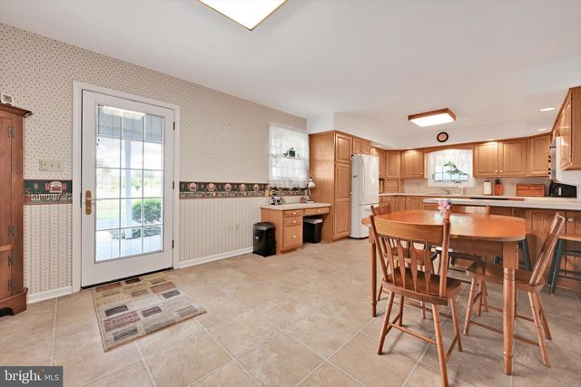 75 REINHOLDS RD, Reinholds, PA 17569