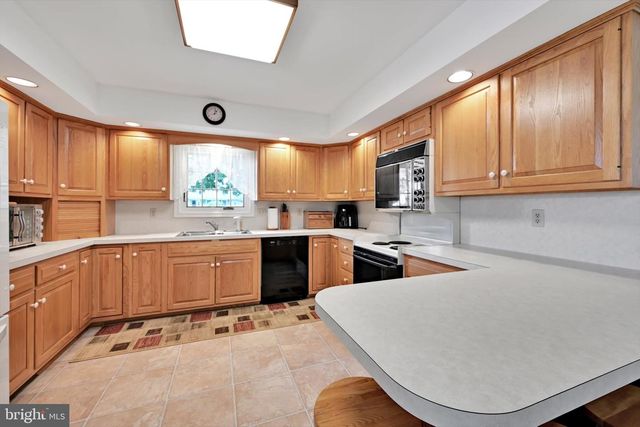 75 REINHOLDS RD, Reinholds, PA 17569