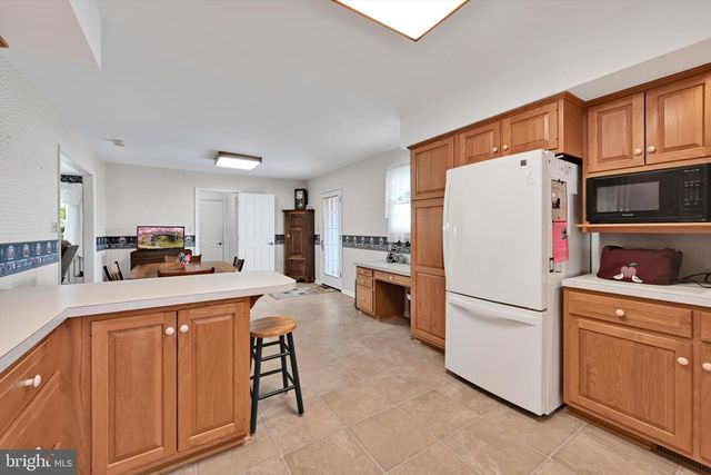 75 REINHOLDS RD, Reinholds, PA 17569