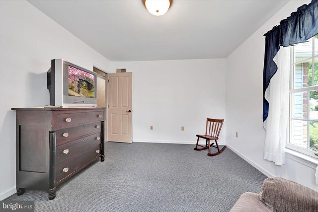 75 REINHOLDS RD, Reinholds, PA 17569