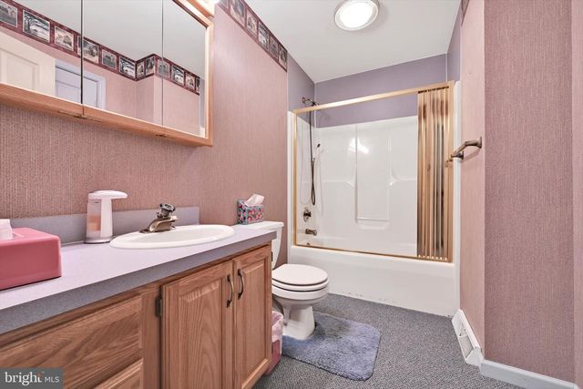 75 REINHOLDS RD, Reinholds, PA 17569