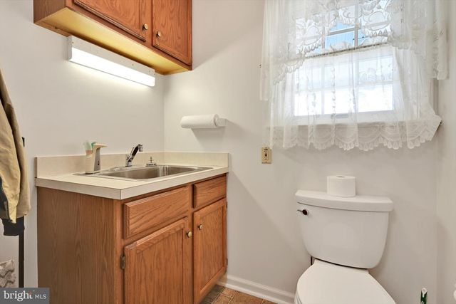75 REINHOLDS RD, Reinholds, PA 17569