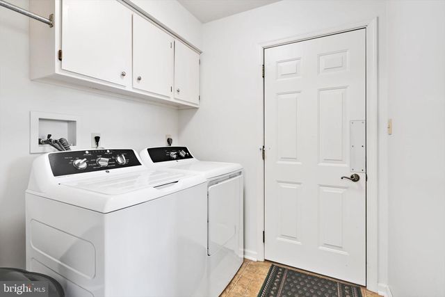 75 REINHOLDS RD, Reinholds, PA 17569