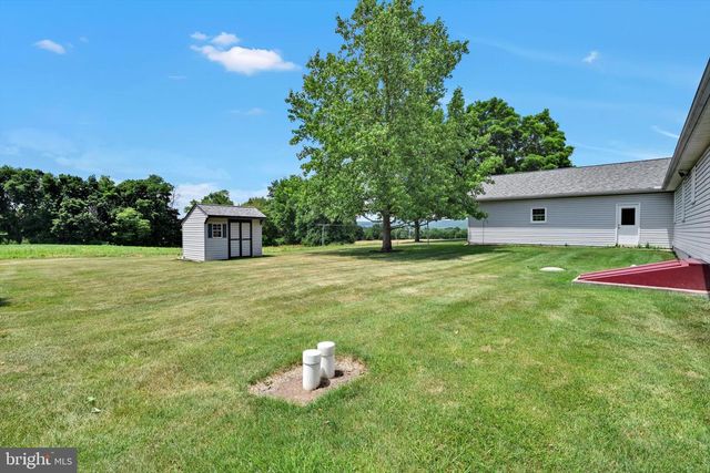 75 REINHOLDS RD, Reinholds, PA 17569