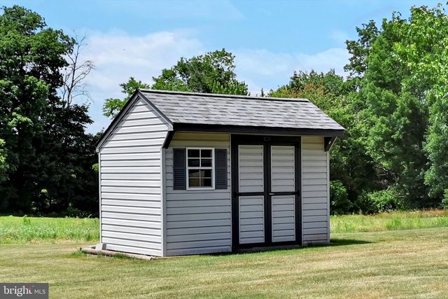 75 REINHOLDS RD, Reinholds, PA 17569
