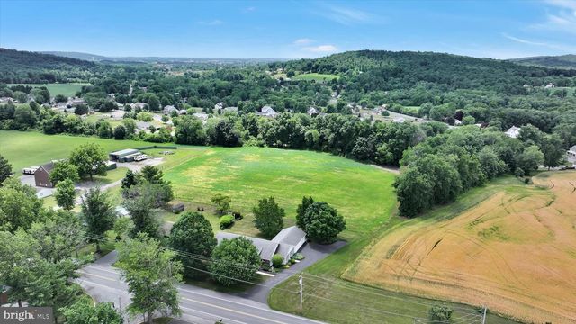 75 REINHOLDS RD, Reinholds, PA 17569