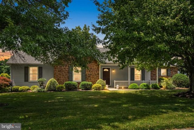 75 REINHOLDS RD, Reinholds, PA 17569