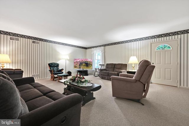 75 REINHOLDS RD, Reinholds, PA 17569