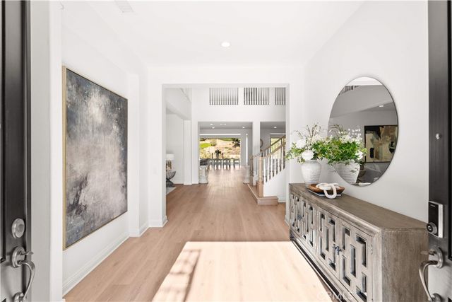 221 Clear Fls, Irvine, CA 92602