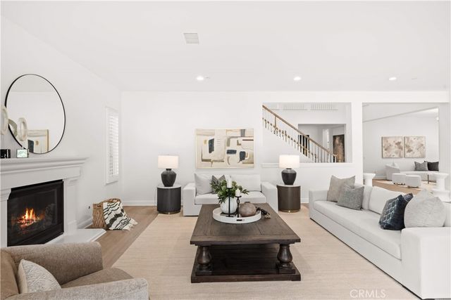 221 Clear Fls, Irvine, CA 92602