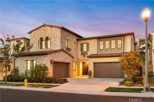 221 Clear Fls, Irvine, CA 92602