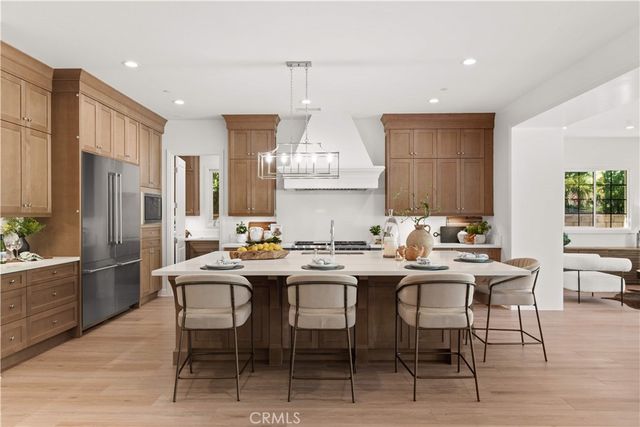 221 Clear Fls, Irvine, CA 92602