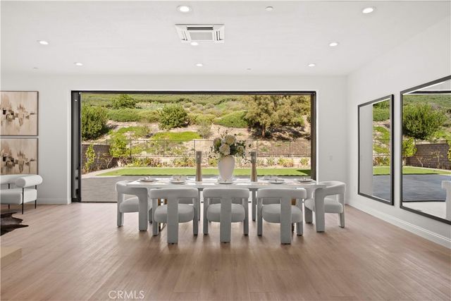 221 Clear Fls, Irvine, CA 92602