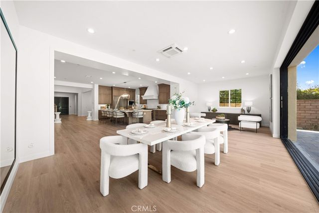 221 Clear Fls, Irvine, CA 92602