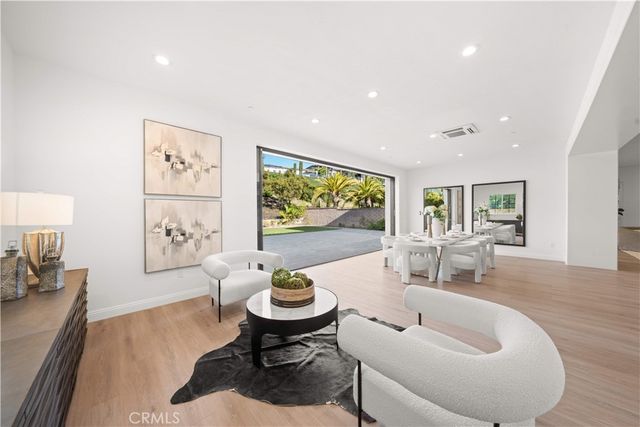 221 Clear Fls, Irvine, CA 92602