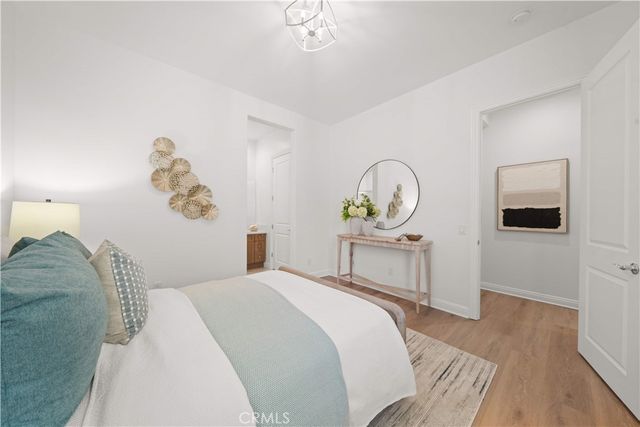 221 Clear Fls, Irvine, CA 92602