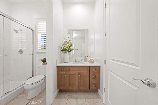 221 Clear Fls, Irvine, CA 92602