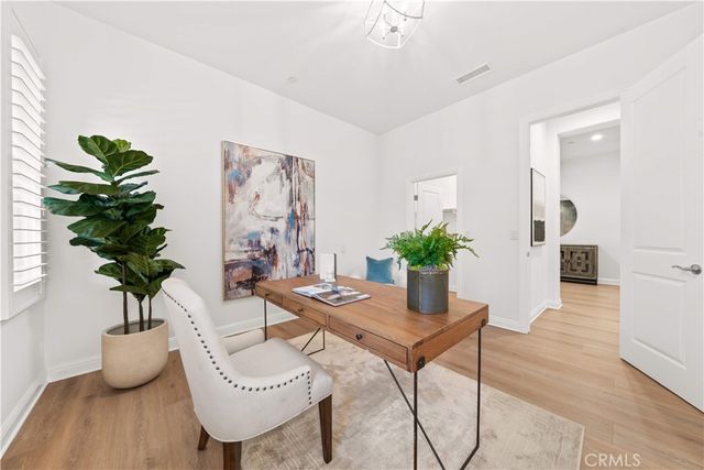 221 Clear Fls, Irvine, CA 92602