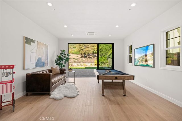 221 Clear Fls, Irvine, CA 92602