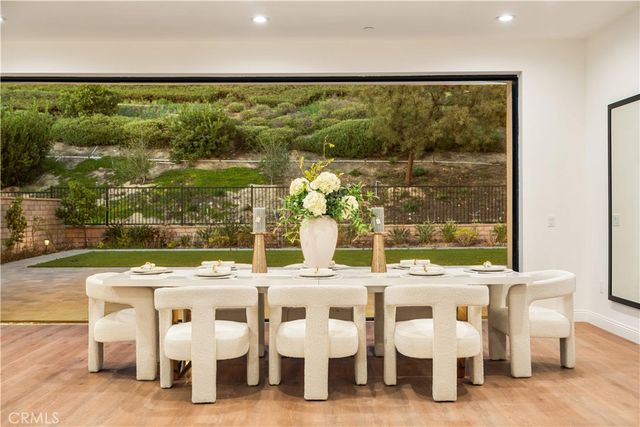 221 Clear Fls, Irvine, CA 92602