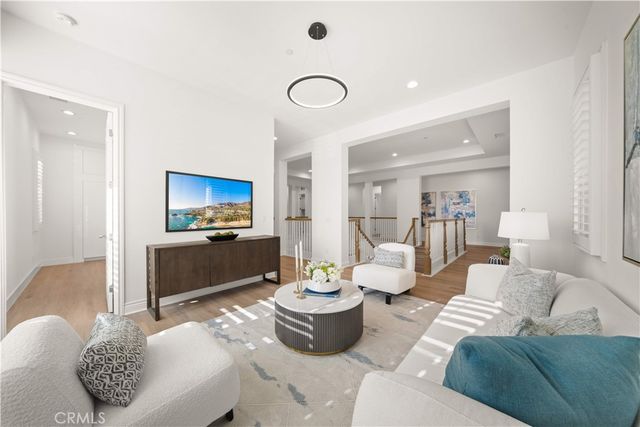 221 Clear Fls, Irvine, CA 92602