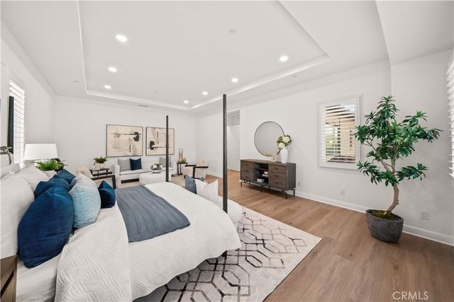 221 Clear Fls, Irvine, CA 92602