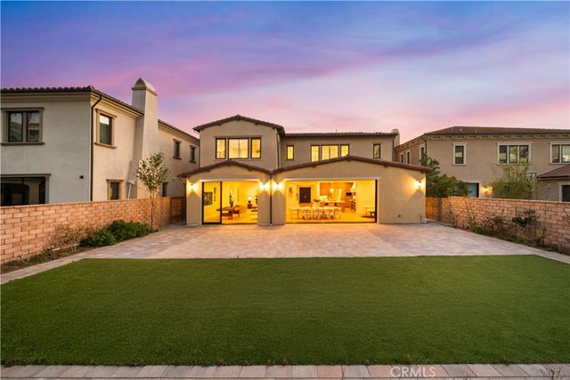 221 Clear Fls, Irvine, CA 92602