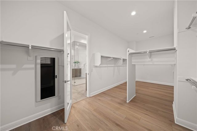 221 Clear Fls, Irvine, CA 92602