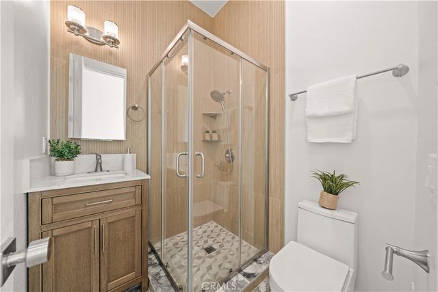 221 Clear Fls, Irvine, CA 92602