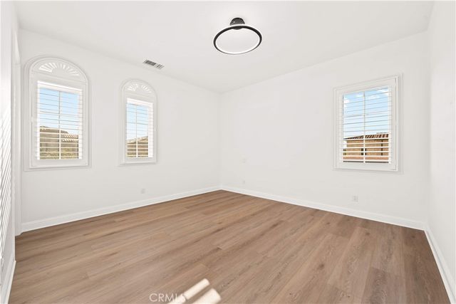 221 Clear Fls, Irvine, CA 92602