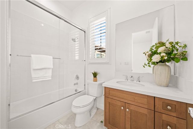 221 Clear Fls, Irvine, CA 92602