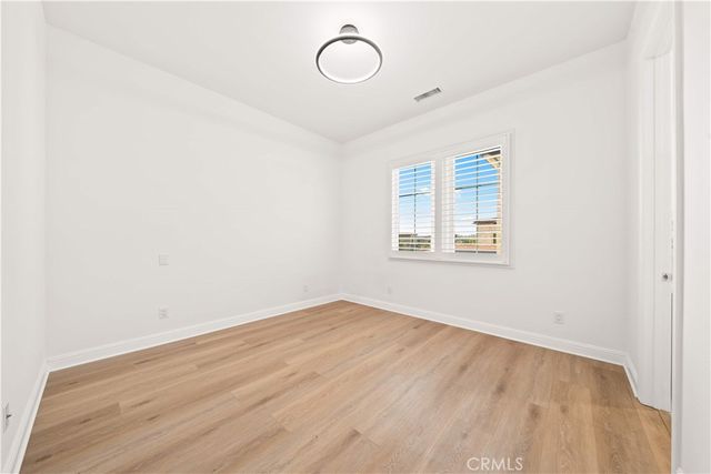 221 Clear Fls, Irvine, CA 92602