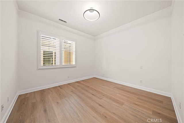 221 Clear Fls, Irvine, CA 92602