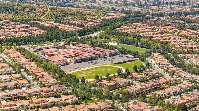 221 Clear Fls, Irvine, CA 92602