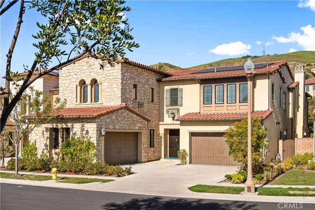 221 Clear Fls, Irvine, CA 92602