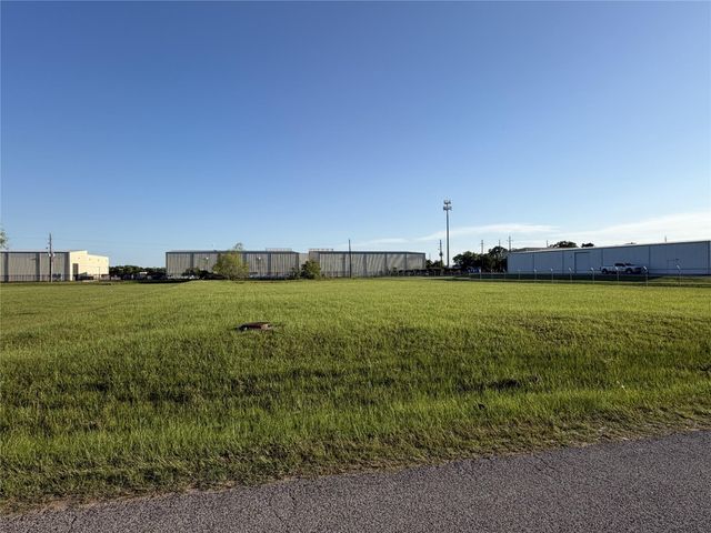 41057 Park 290 Drive, Waller, TX 77484