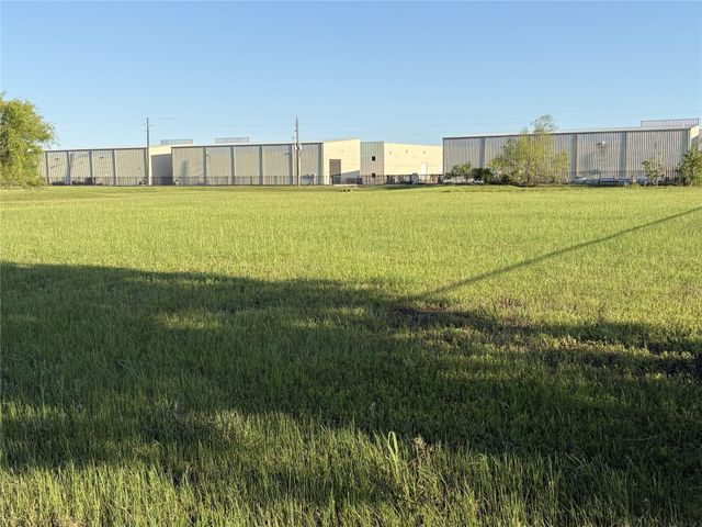41057 Park 290 Drive, Waller, TX 77484