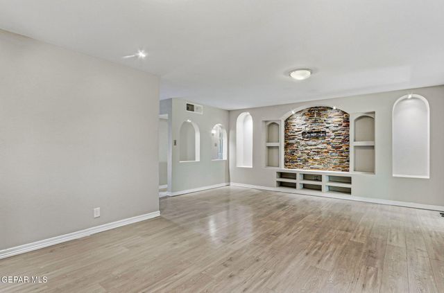 4312 WALLINGTON Drive, El Paso, TX 79902