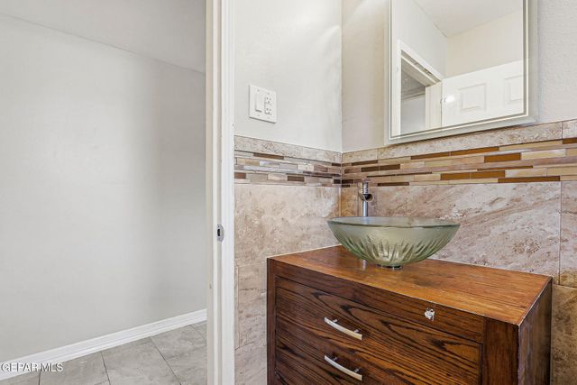 4312 WALLINGTON Drive, El Paso, TX 79902