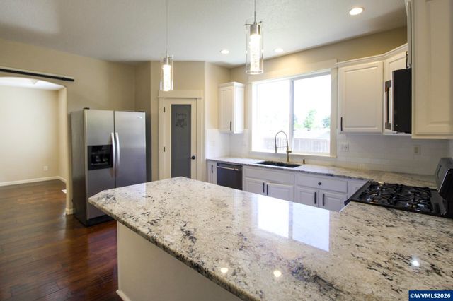 3194 Elliott St NW, Salem, OR 97304