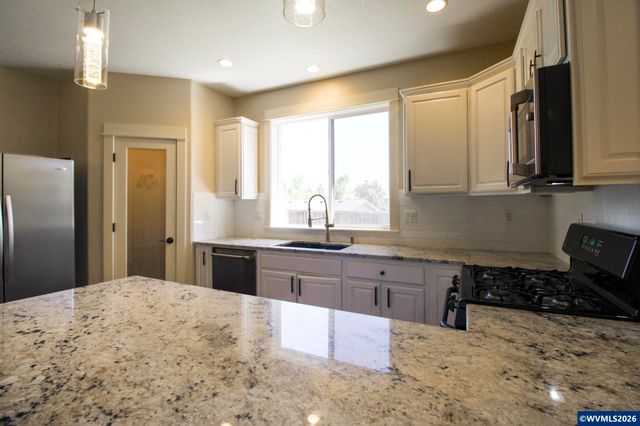 3194 Elliott St NW, Salem, OR 97304