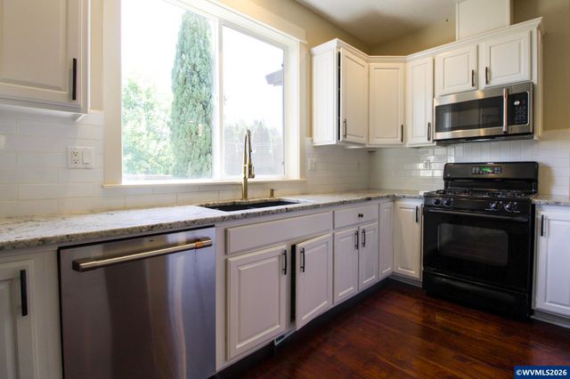 3194 Elliott St NW, Salem, OR 97304