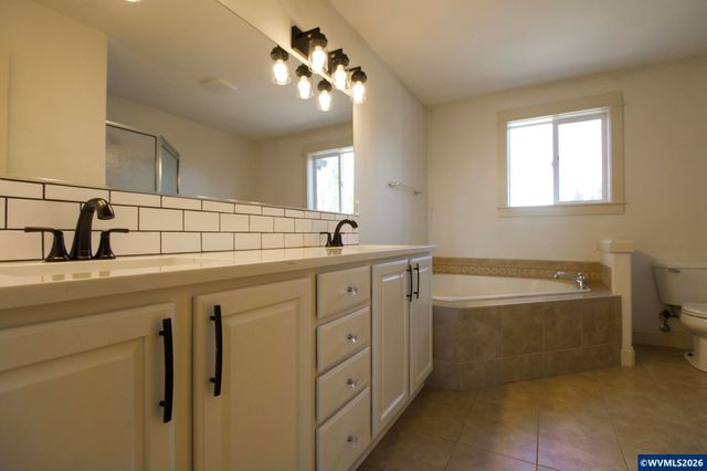 3194 Elliott St NW, Salem, OR 97304