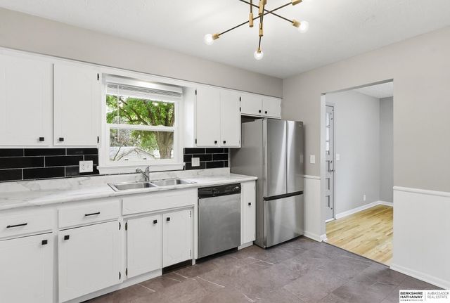 11315 Arbor Street, Omaha, NE 68144