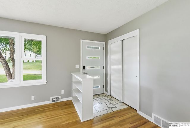 11315 Arbor Street, Omaha, NE 68144