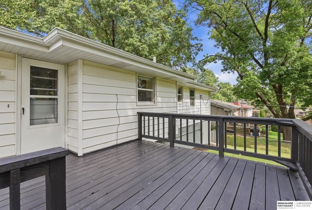 11315 Arbor Street, Omaha, NE 68144