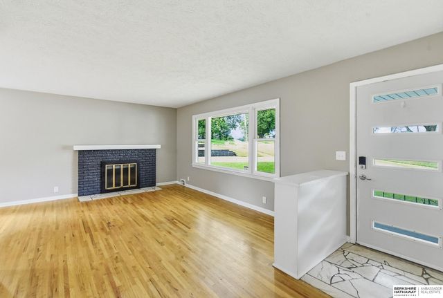 11315 Arbor Street, Omaha, NE 68144