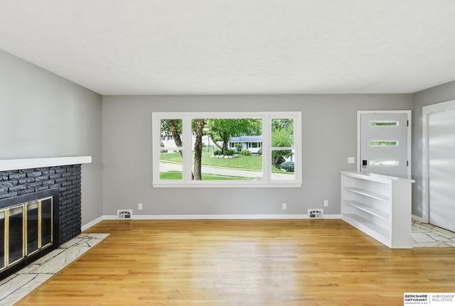 11315 Arbor Street, Omaha, NE 68144