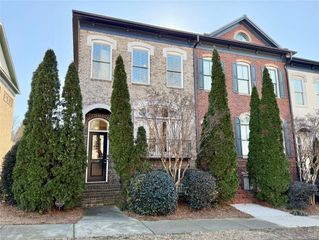 624 Village Park NW Drive, Kennesaw, GA 30144