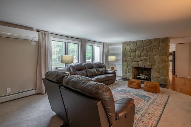 27 Pierce Lane, Hollis, NH 03049